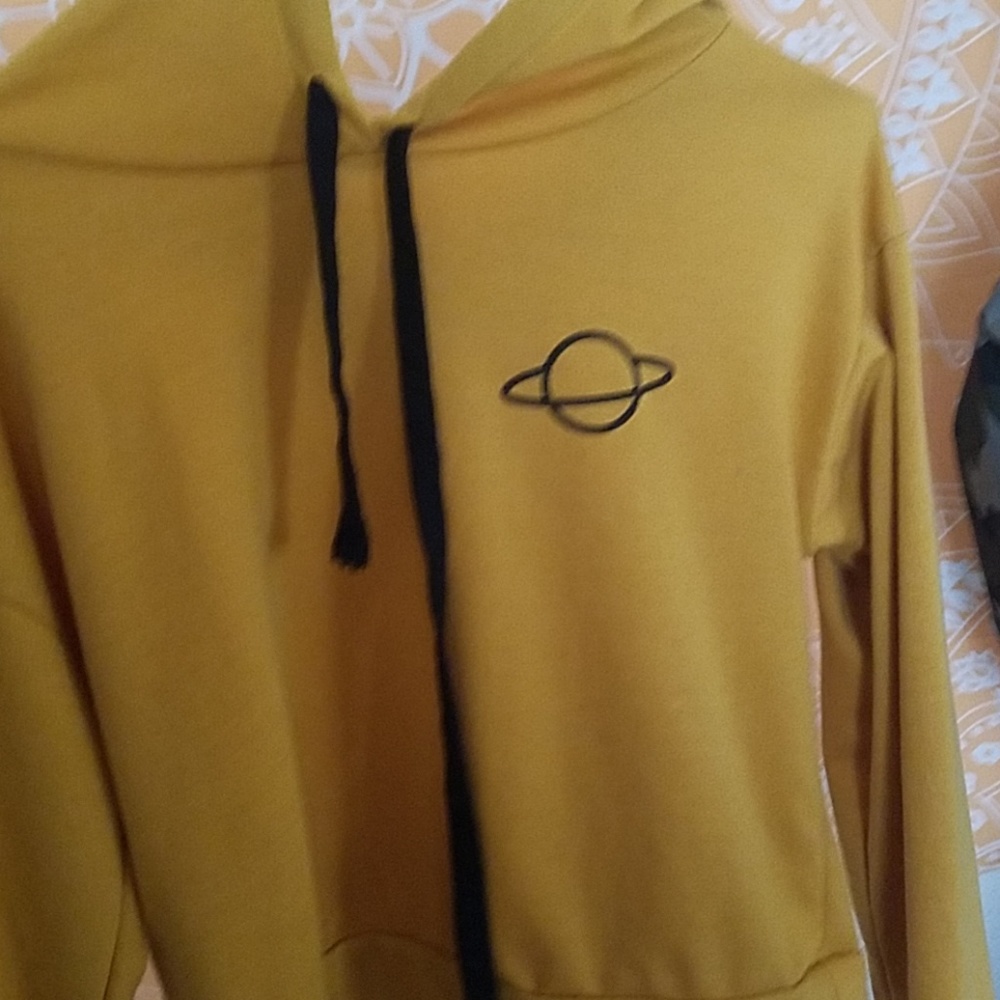 Yellow tight fit plate hoodie